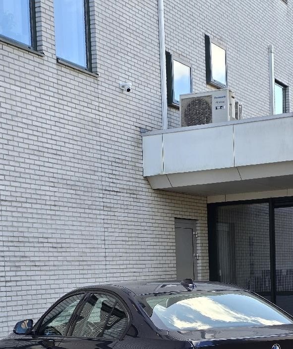 Professionele camerabeveiliging geinstalleerd door Beveiliging Installatie, buitencamera met full-color nachtzicht